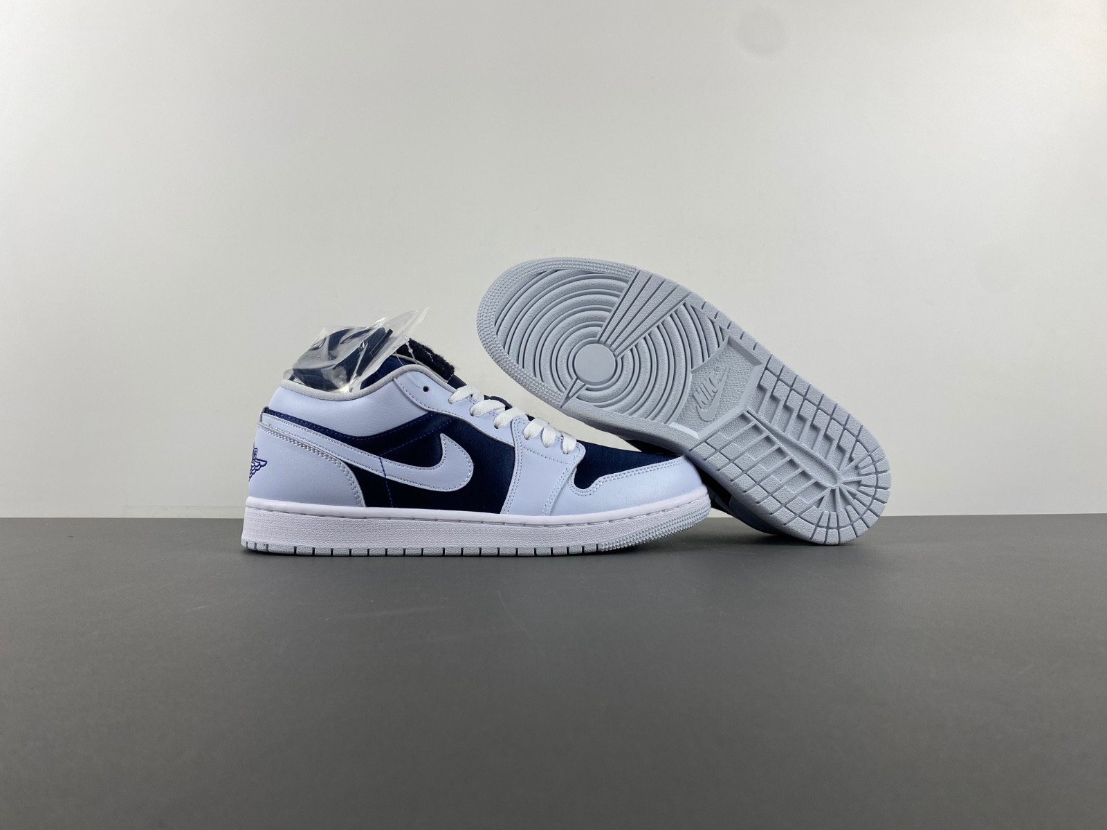 Air Jordan 1 Low Football Grey FZ8778-044