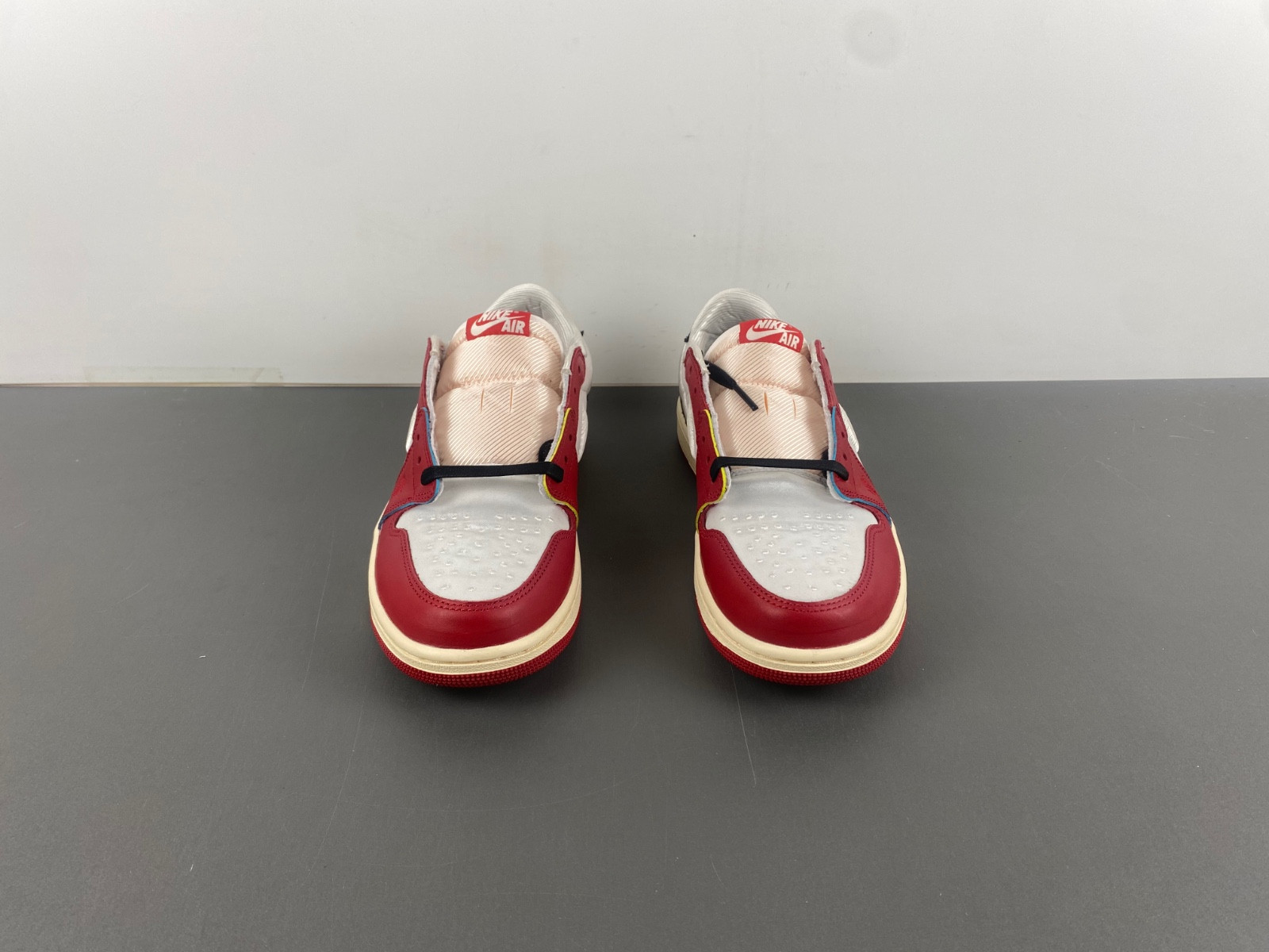 trophy room x air jordan 1 low og "home" hv6157-100