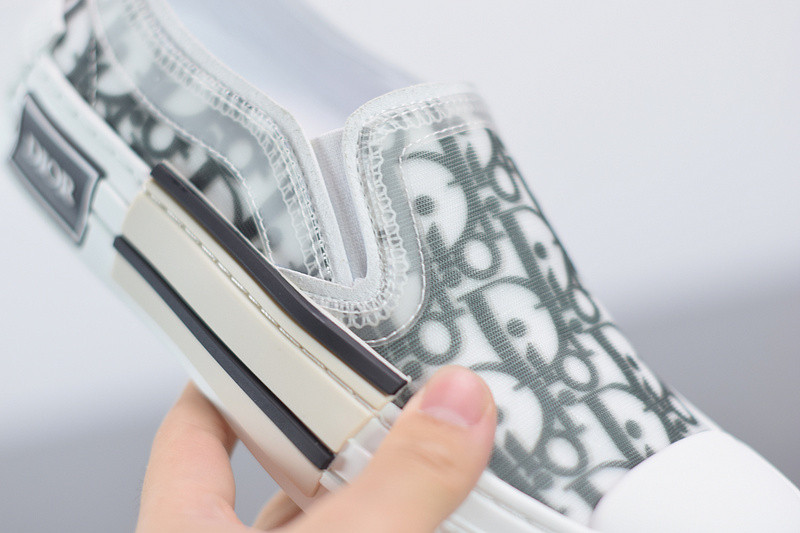 dio* x converse sneaker