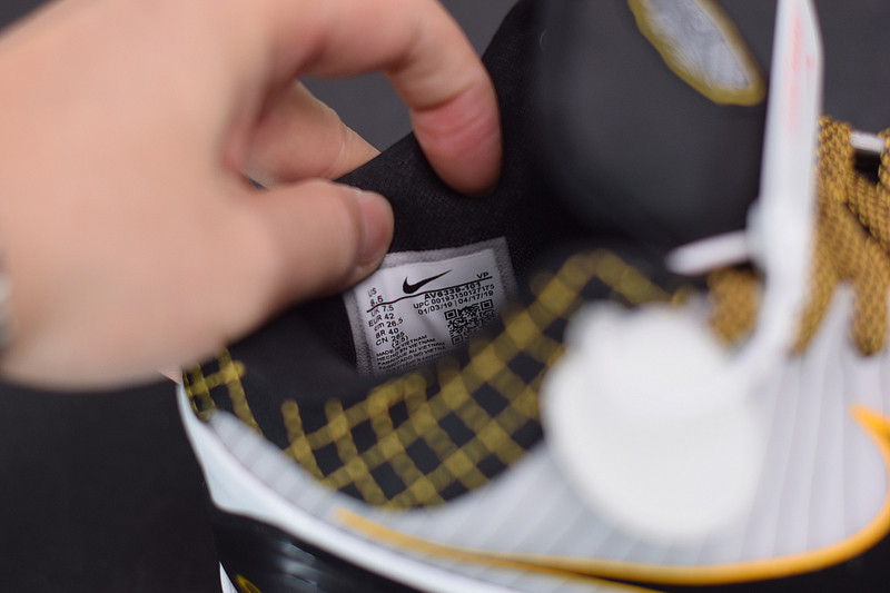 zoom kobe 4 protro del sol av6339-101