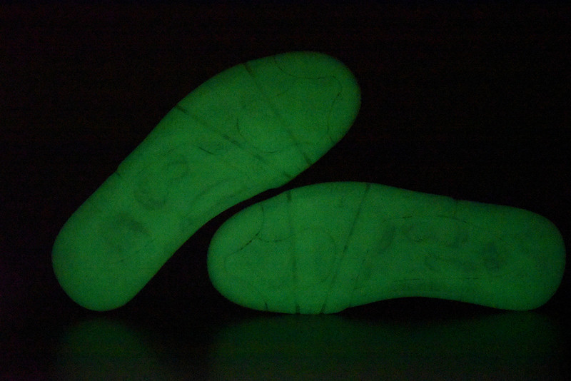 air jordan 4 retro kaws "kaws" 930155-001