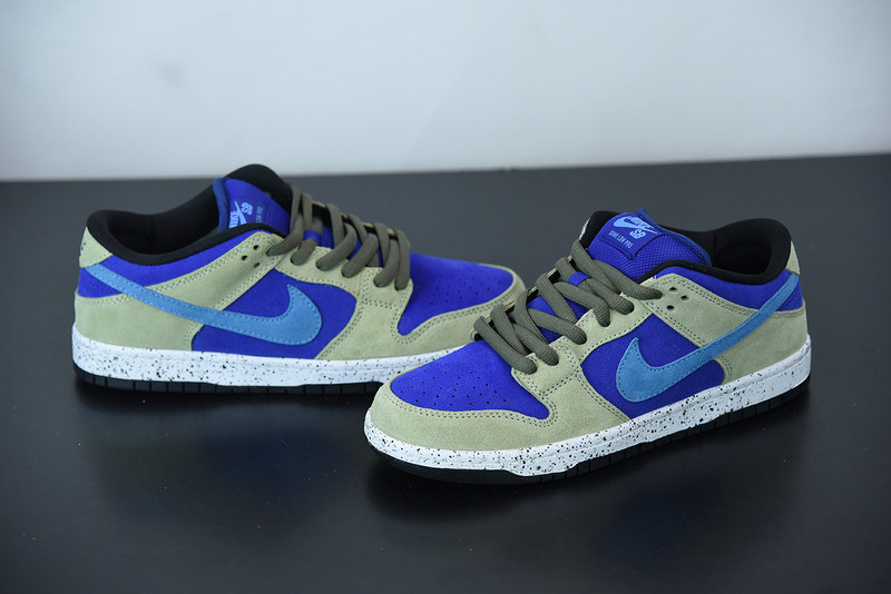 nike sb dunk low “celadon” bq6817-301