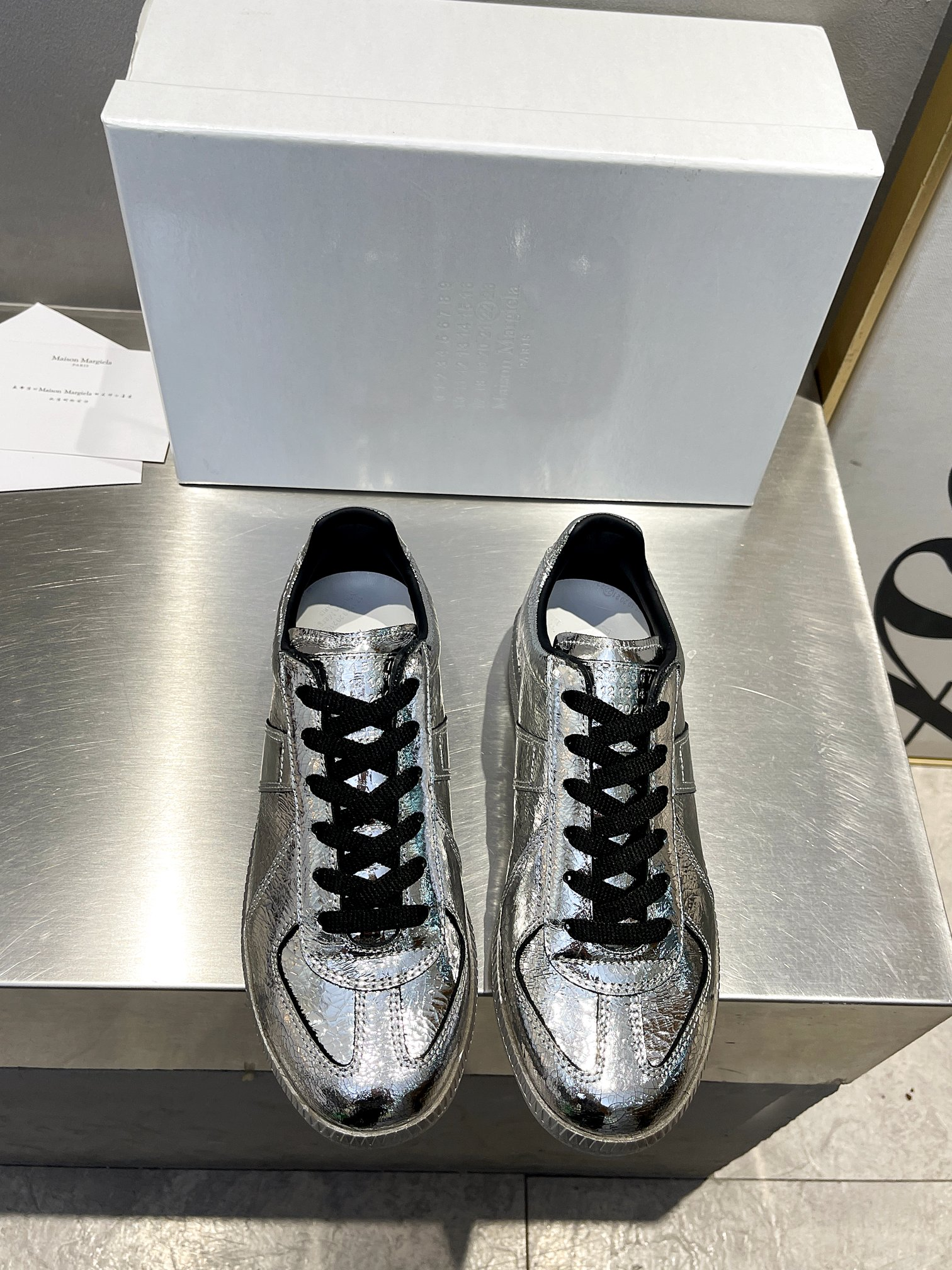 ma*s*n Ma*i*la sneaker