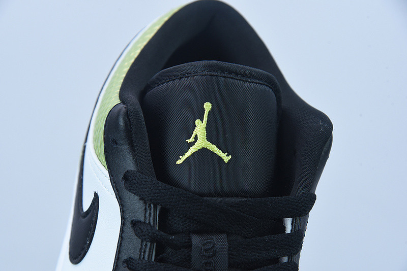 air jordan 1 low "vivid green snakeskin