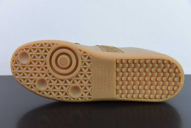 ma*s*n Ma*i*la sneaker