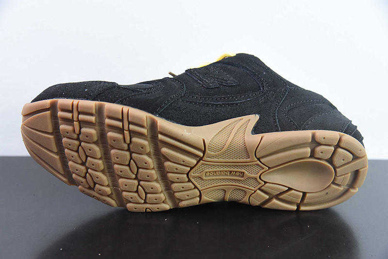 NEW BALANCE X MIUMIU SNEAKER