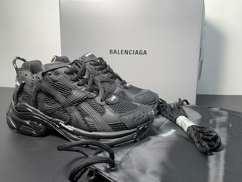 Ba*len*cia*ga runner sneaker