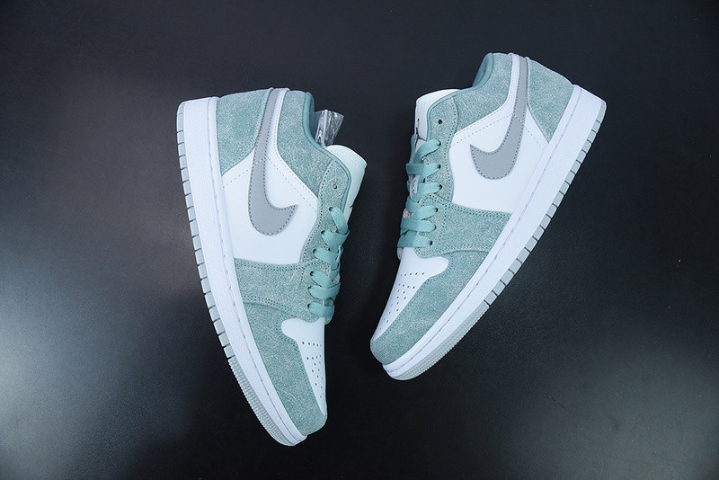 air jordan 1 low “new emerald” dn3705-301