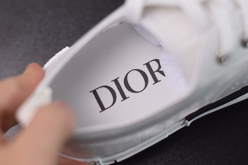 dio* b23 oblique low-top white sneaker