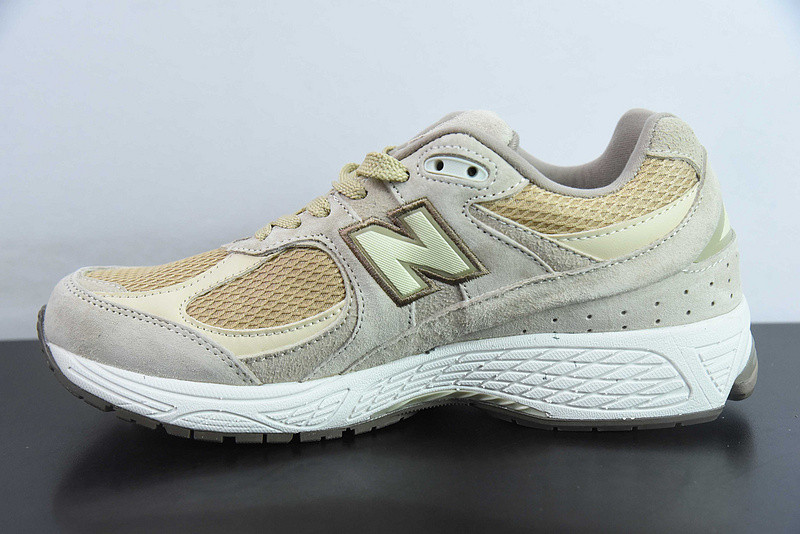 NEW BALANCE SNEAKER