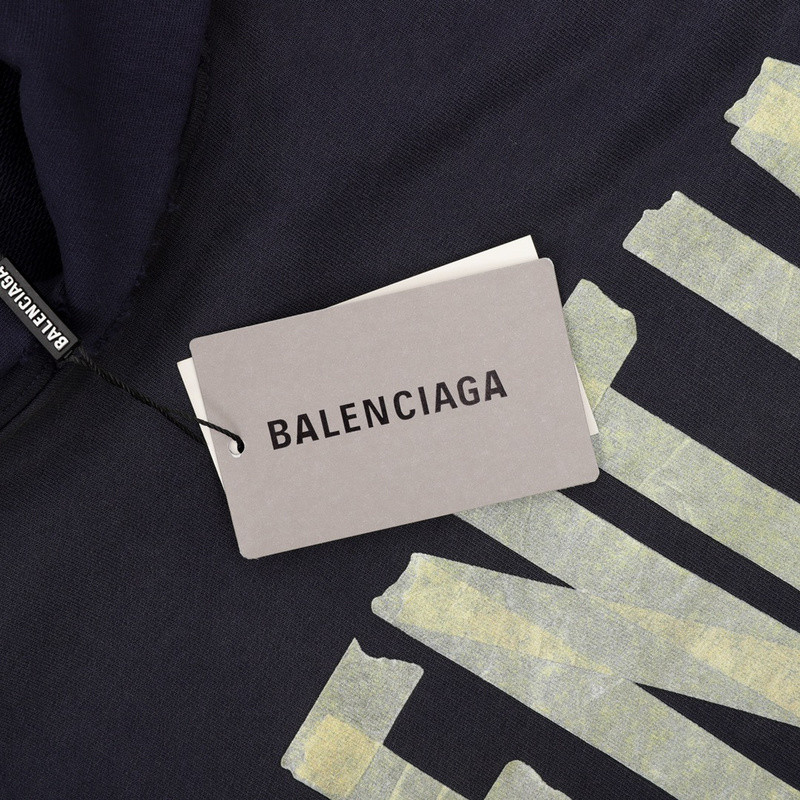 Ba*len*cia*ga clothes
