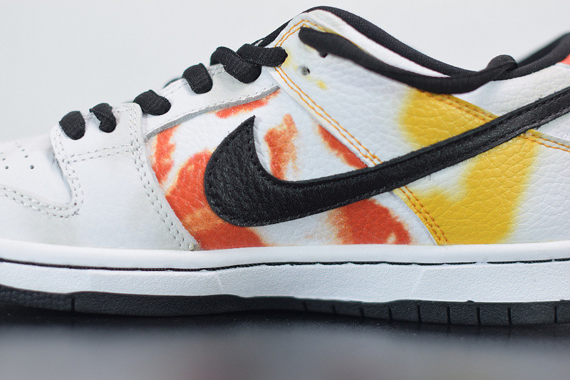 nike sb dunk low “raygun tie-dye” bq6832-101
