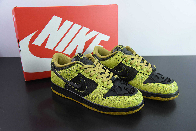 Nike Dunk Low "Halloween Skull" HV6103-300