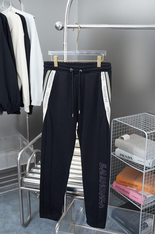 Ba*len*cia*ga clothes